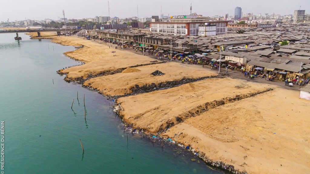 Berge lagunaire Est de Cotonou : Le gouvernement annonce le dédommagement des personnes affectées