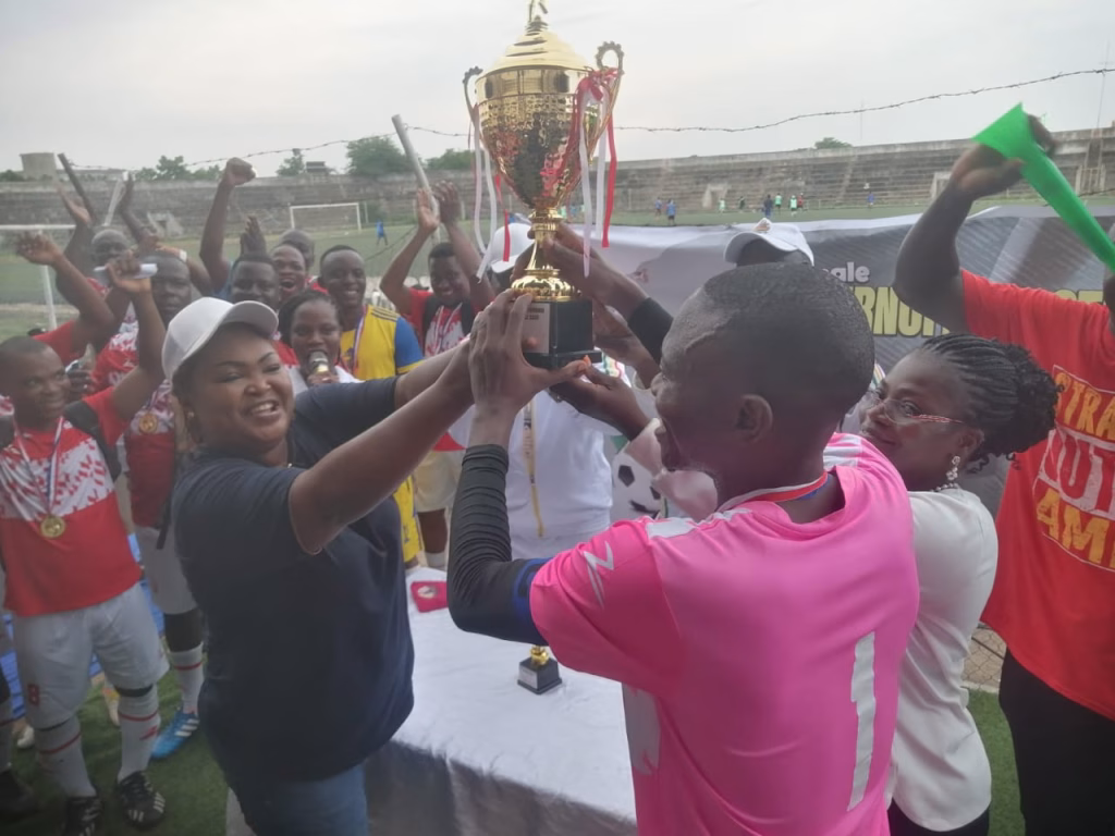 Tournoi de football d’entreprise à la SBEE : L’ équipe de la Direction générale remporte la 1ère édition