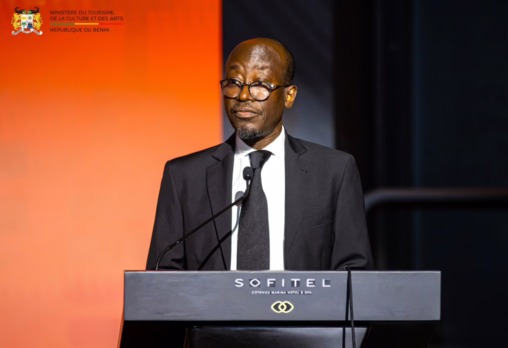 Hommage à l'ingéniosité créative du continent Africain : Jean Michel-Abimbola lance la 7ème édition du « Mois de la Mode « 