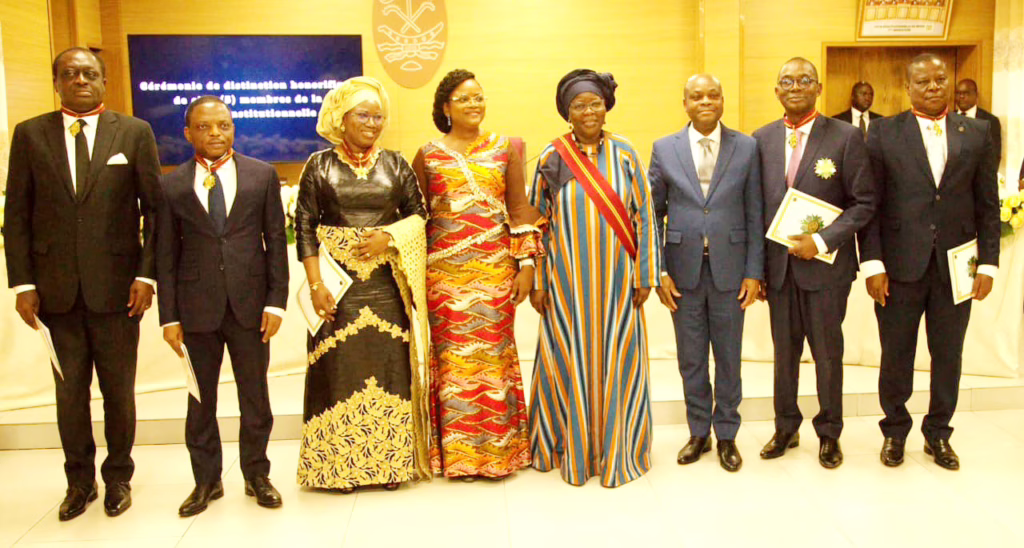 Décoration à la Cour constitutionnelle : Cinq conseillers élevés dans l’Ordre national du Bénin