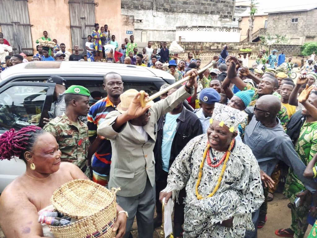 Marche de reconnaissance en hommage à l’action visionnaire du Président Talon : Karim da Silva et les forces vives de Porto-Novo choisissent l’action à la distraction