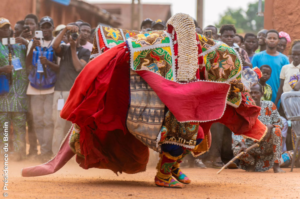 Festival des Masques 2025 : Les esprits ancestraux prennent vie à la Place Migan
