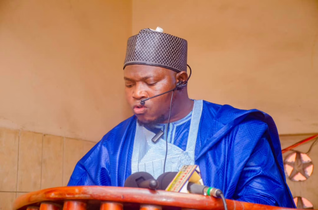 Mosquée centrale de Godomey Est : Dr Imam Chakirou Amoussou sensibilise les musulmans sur l’importance  du quitus fiscal 