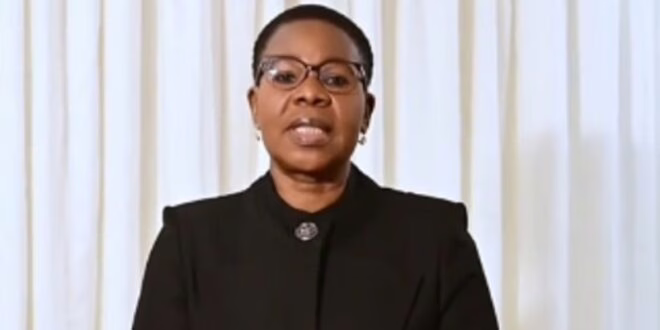 Togo : L’ex-ministre des Armées, Margueritte Gnakade, a été interpellée