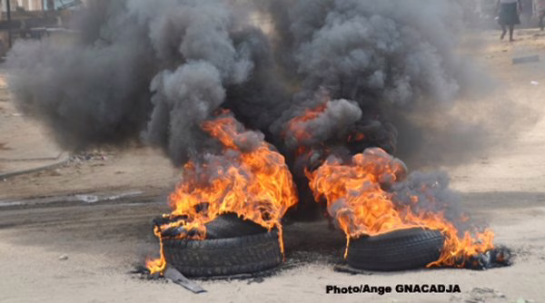 Vindicte populaire à Abomey-Calavi : Un présumé braqueur brûlé vif à Kpanroun