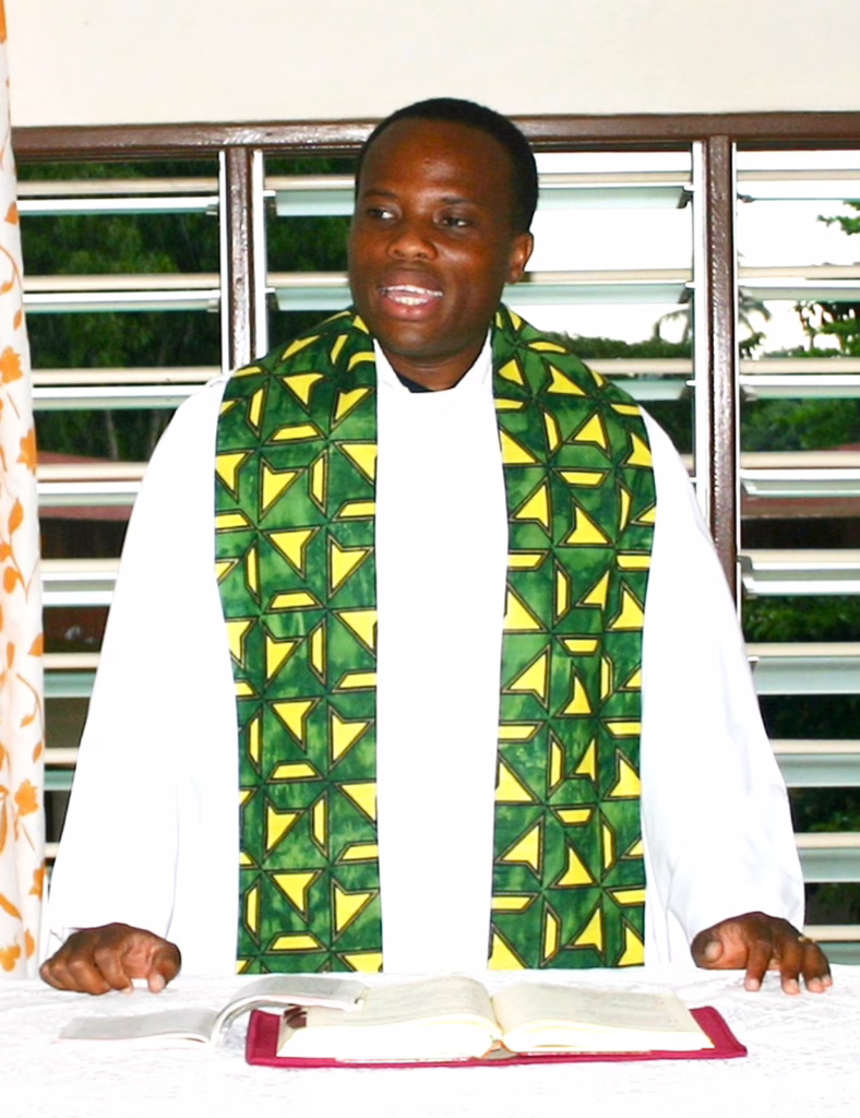 10 novembre 2014-10 novembre 2025 : Il y a 10 ans, l’Eglise au Bénin perdait l’un de ses prêtres-journalistes de renom, le Père André QUENUM