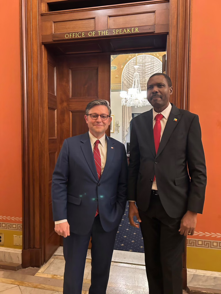 États-Unis d’Amérique : Daniel Edah échange avec le Président de la Chambre des représentants des USA