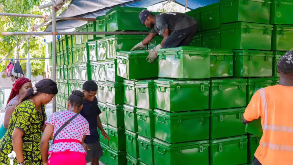 Bénin  : La Céna reçoit le matériel électoral pour lancer le colisage