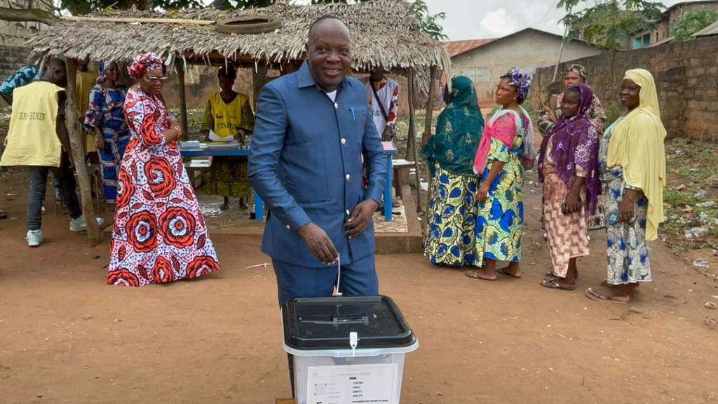 Elections générales de 2026 : Professeur François Abiola a voté à Sakété