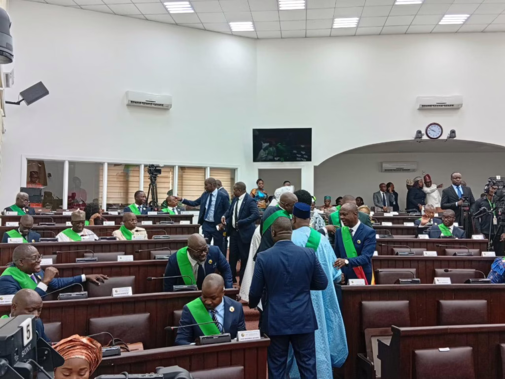 Assemblée nationale : Les députés de la 10ᵉ Législature se mettent au travail