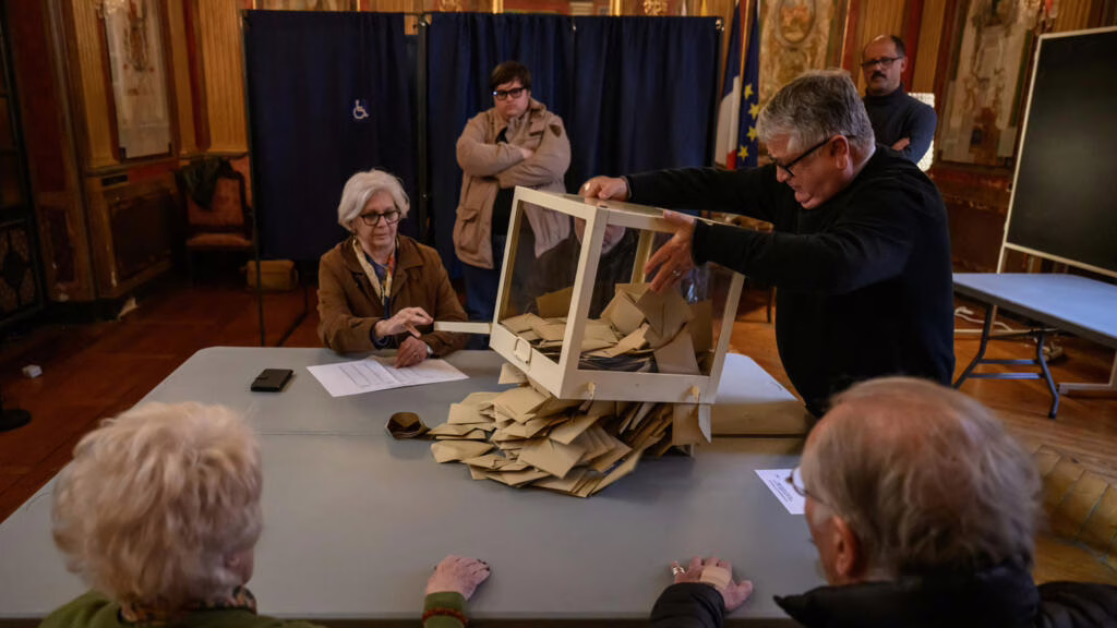 Premier tour des municipales en France : La gauche en tête à Paris, poussées du RN et de LFI sur le territoire