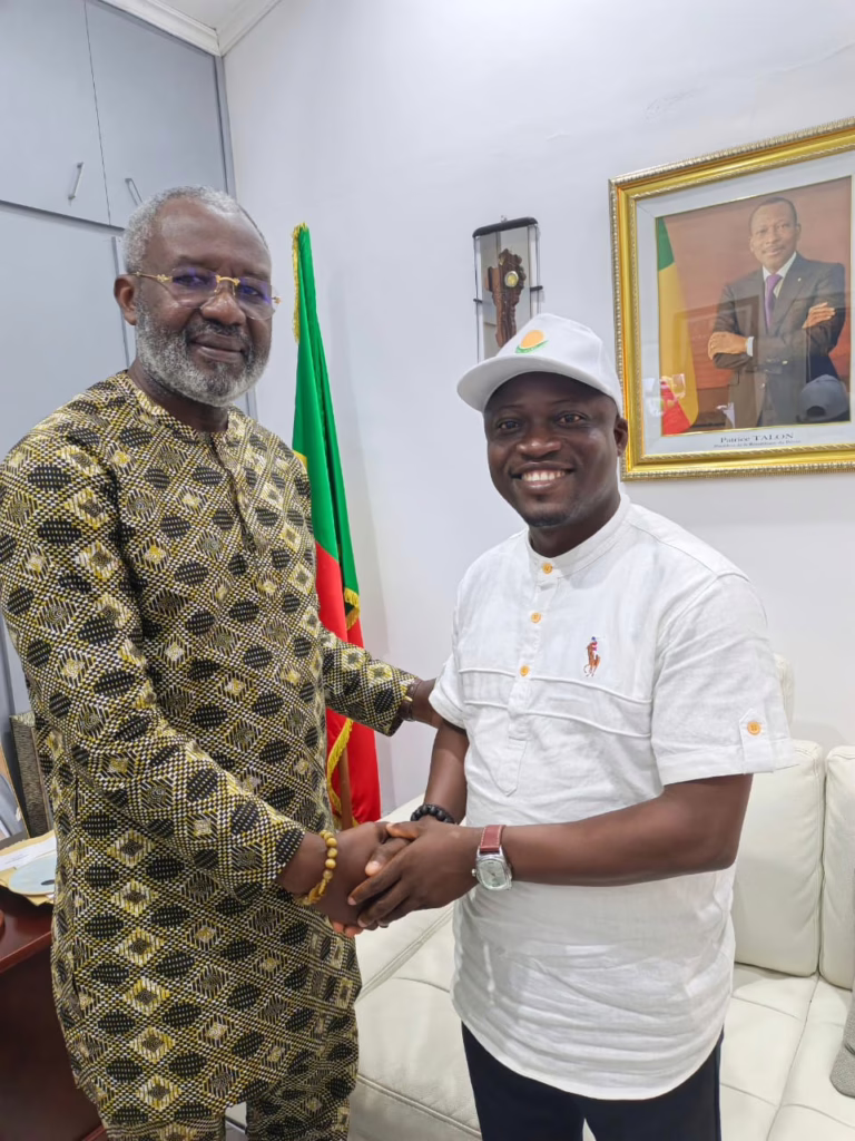 Mobilisation des béninois de l'extérieur autour du duo Wadagni-Talata : Un meeting ce dimanche à Abidjan, le consul Darboux reçoit l&rsquo;assistant de l&rsquo;He Dayalor Zinsou Francis