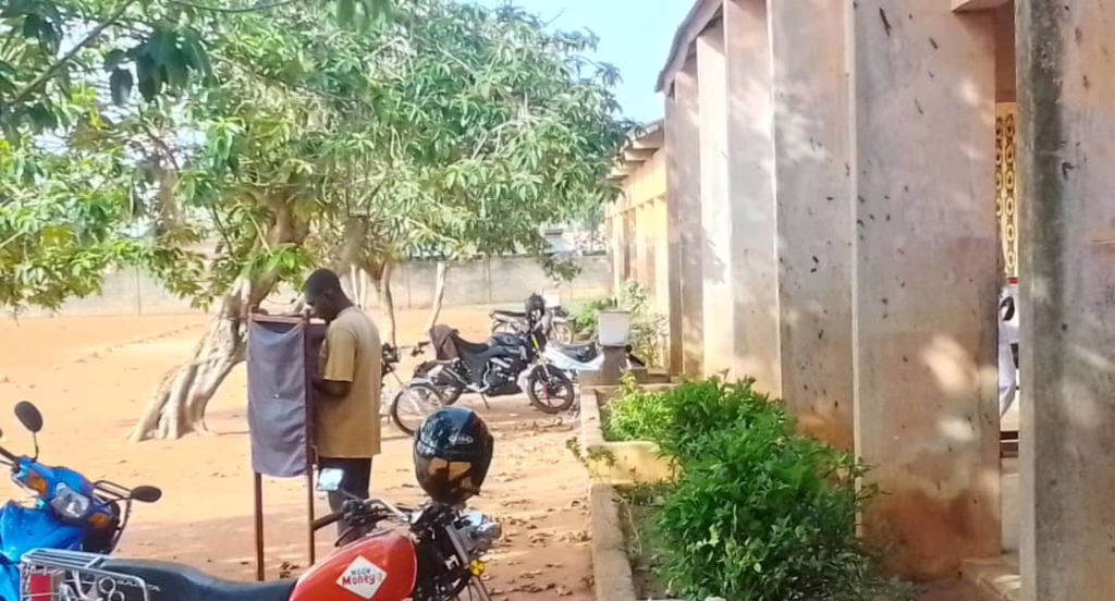 Scrutin du 12 avril 2026 : Faible affluence au centre de vote de l&rsquo;EPP Adjagbo