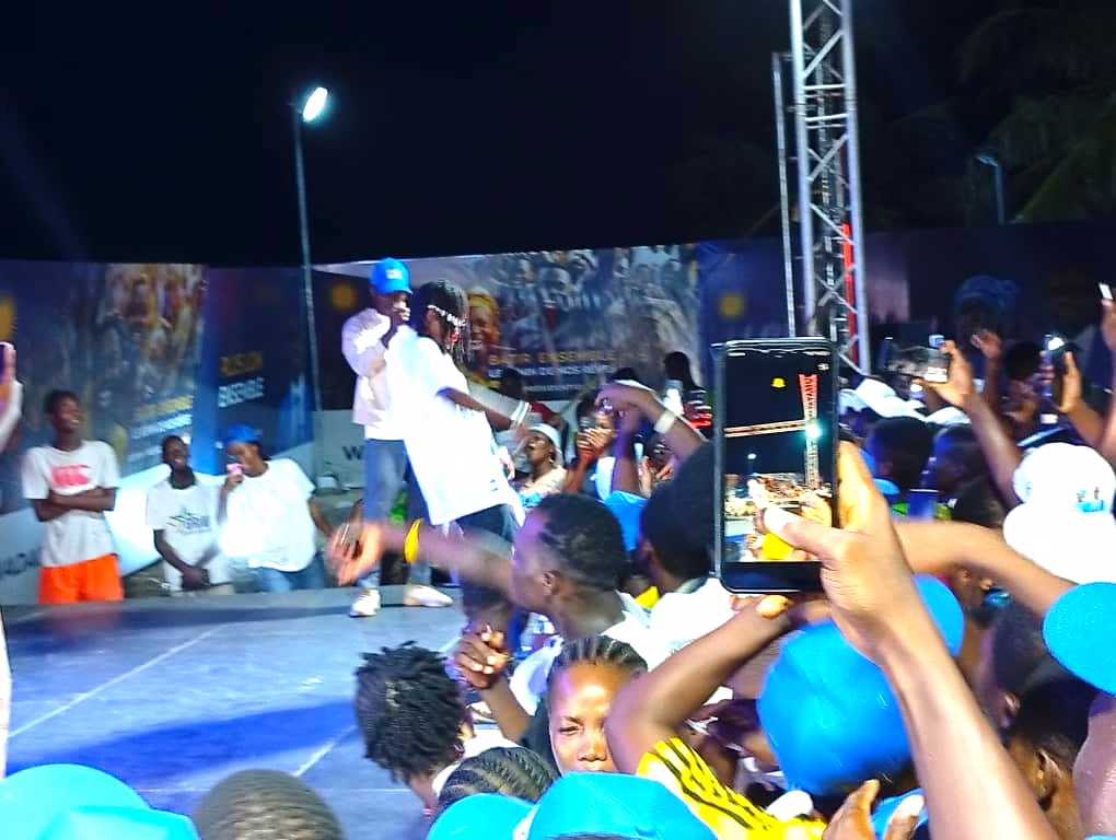 Village de campagne au siège national de campagne du duo Wadagni-Talata à Cotonou : Les mouvements de soutien à RoW sensibilisent les primo-votants sur le devoir de voter