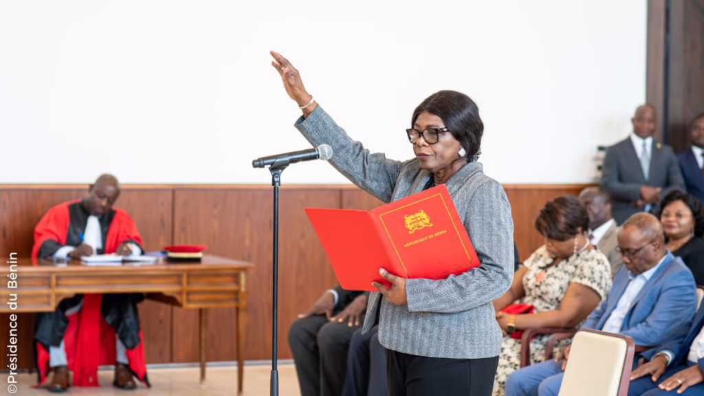 Cour des Comptes : La Magistrate Ismath BIO TCHANÉ MAMADOU prête serment pour un second mandat