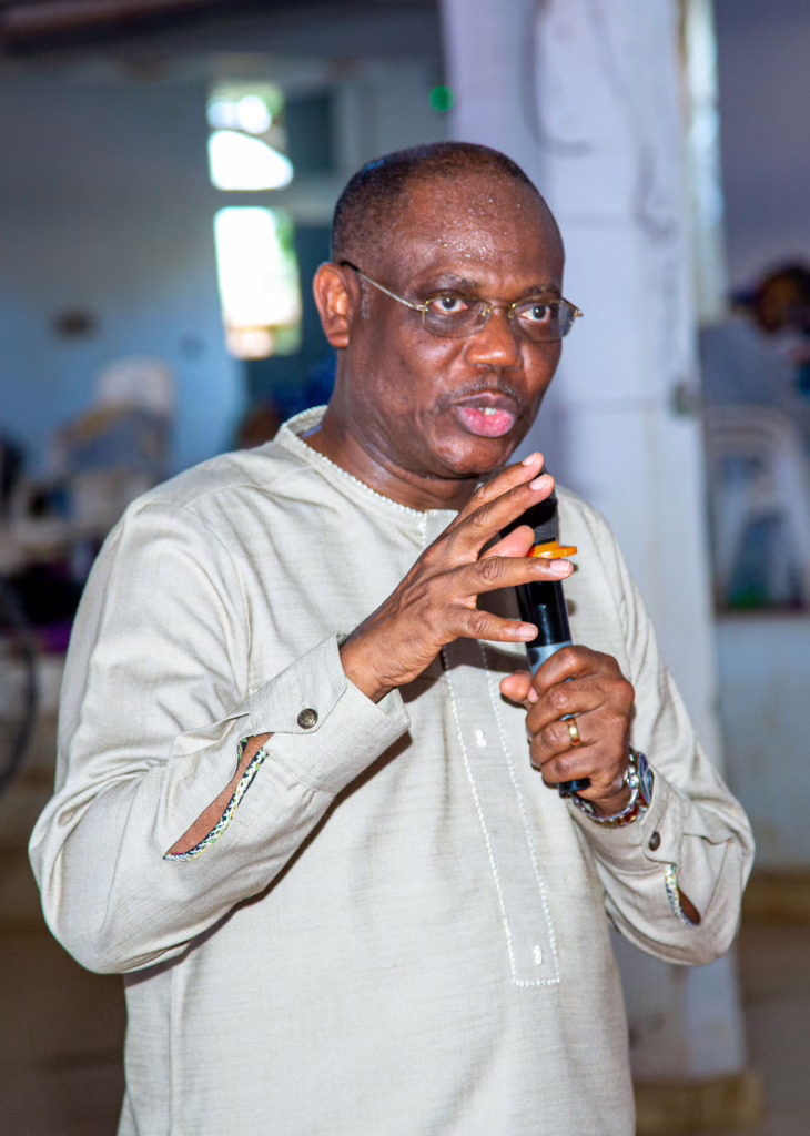 Séminaire au siège national de l'Eglise Apostolique du Bénin : Apôtre Dr. Aaron Ami-Nahr, Président de l&rsquo;Eglise Apostolique du Ghana, aguerrit les ministres de Dieu du Bénin
