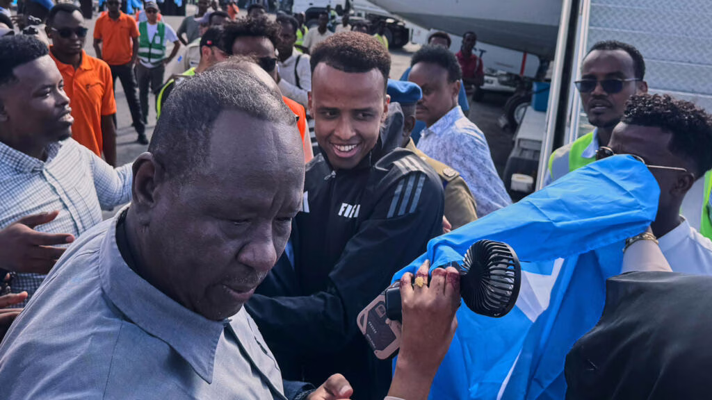 Mondial 2026 : L&rsquo;arbitre Omar Artan refoulé des États-Unis, acclamé en Somalie