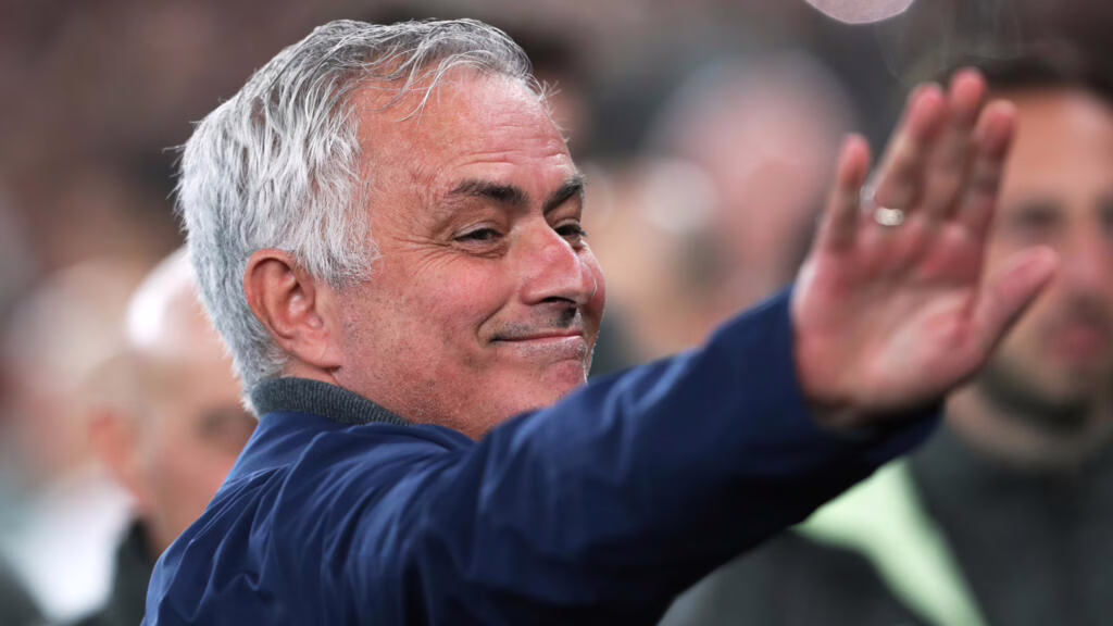 José Mourinho devient officiellement le nouvel entraîneur du Real Madrid