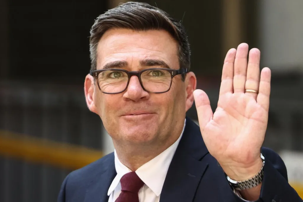 Royaume-Uni : Andy Burnham prend le poste de Premier ministre en faisant beaucoup de promesses