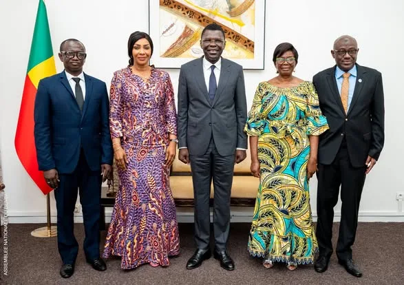 Audience à l’Assemblée nationale : Le Président Djogbénou échange avec une délégation du parlement de la Cedeao