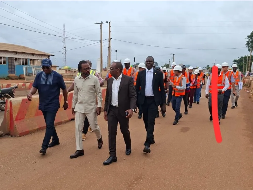 Visite de trois grands chantiers routiers en cours à Calavi et Allada : Le ministre Georges ALÉ fait le point et donne des instructions