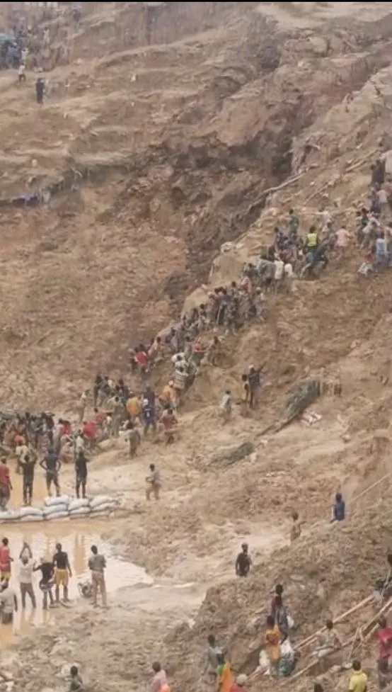 À la frontière entre le Cameroun et la RCA,  : Un éboulement dans une mine d’or fait plus d&rsquo;une centaine de morts