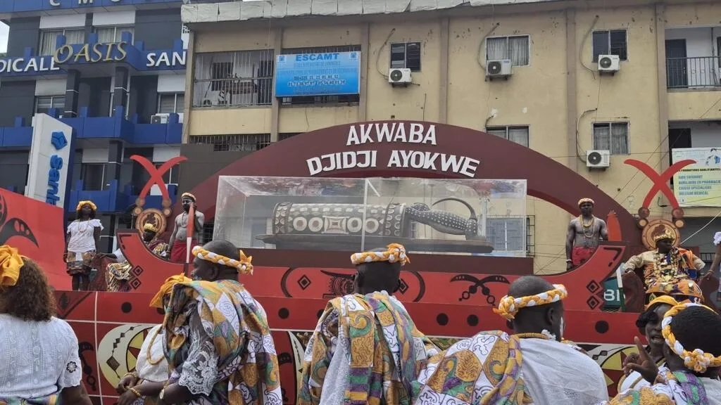 Côte d'Ivoire : Le retour du tambour parleur «Djidji Ayôkwé» prend une dimension politique