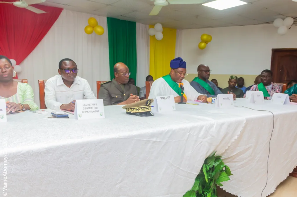 Tournée statutaire du préfet de l' Atlantique à Abomey-Calavi : Nathanaël Koty présente 10 chantiers pour transformer Abomey-Calavi