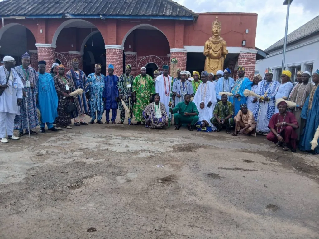 Communautés Nago-Yoruba du Nigéria et du Bénin : Des têtes couronnées effectuent un voyage de haute portée à Ilé-Ifè 