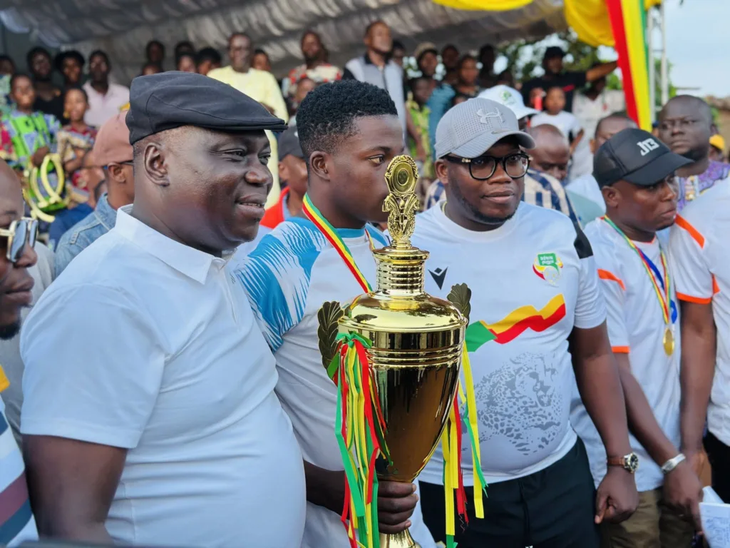 Tournoi GBÉNONKPÔ LA RELÈVE à Abomey : Le ministre  Agonkan et le maire  Kpassassi soutiennent les jeunes