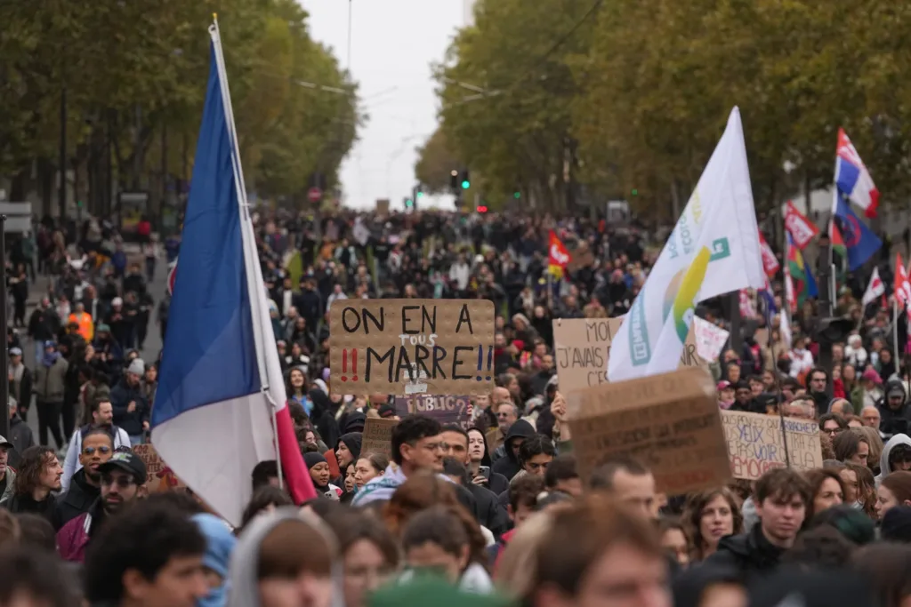 Mobilisation en France : 410.000 personnes ont manifesté, près de 1000 interpellations